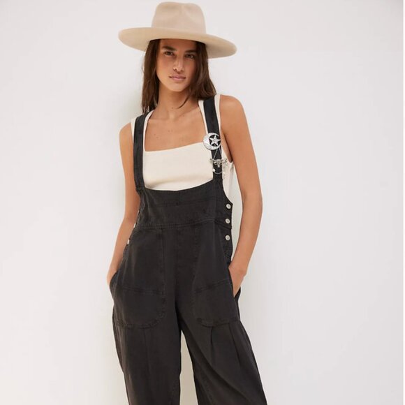 Free People Pants - Felix Tapered Overalls in Black Size L